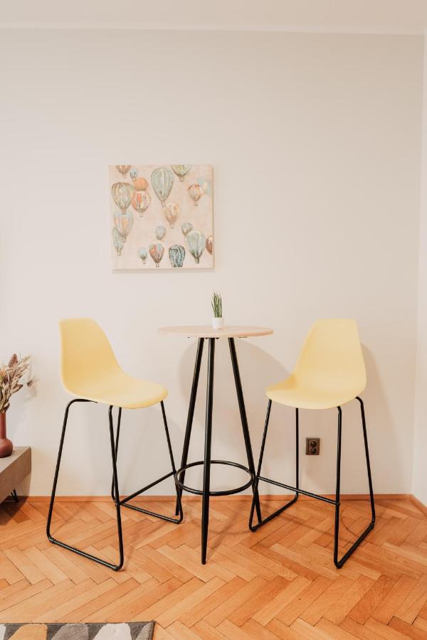 Appartamento Elegant Studio, 400M From The Square Plzeň Esterno foto