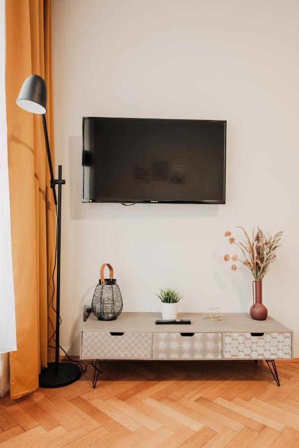 Appartamento Elegant Studio, 400M From The Square Plzeň Esterno foto