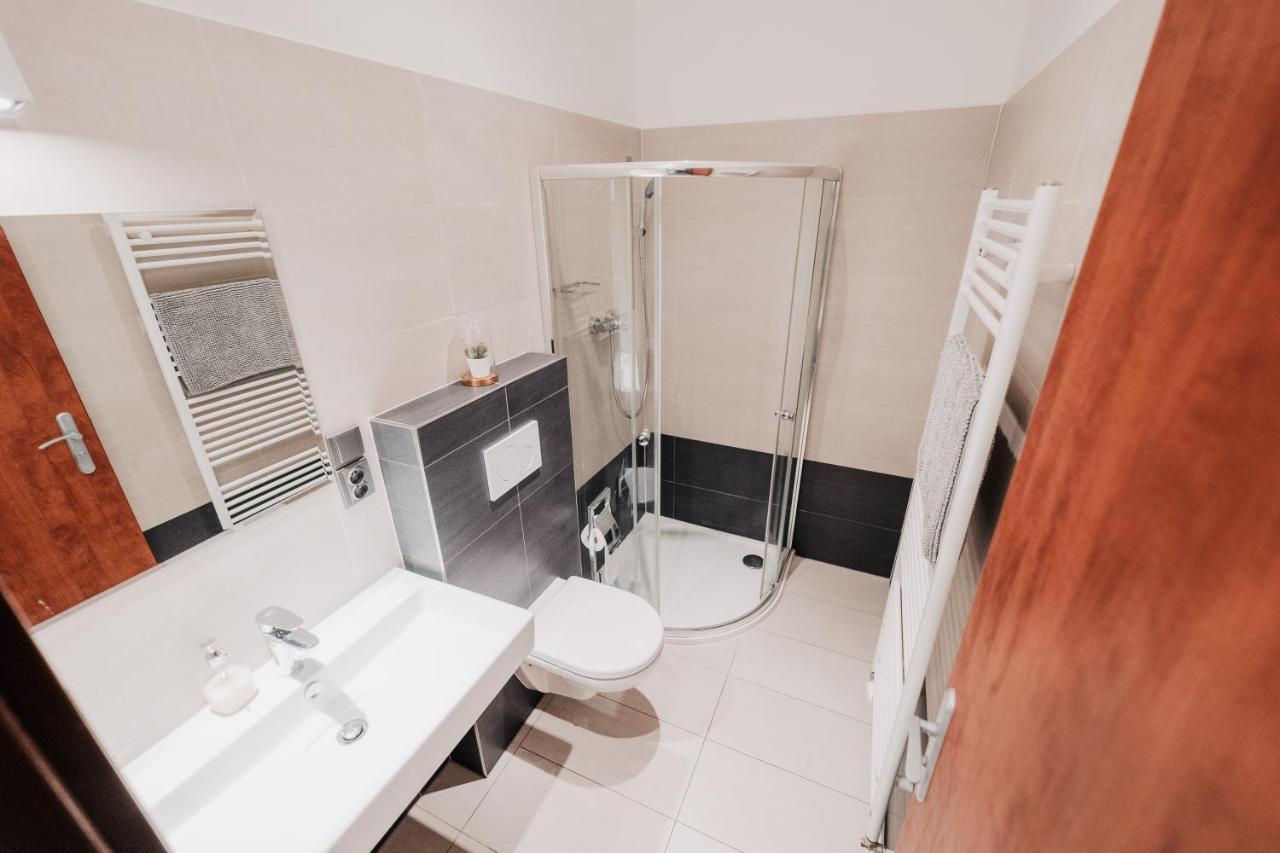 Appartamento Elegant Studio, 400M From The Square Plzeň Esterno foto
